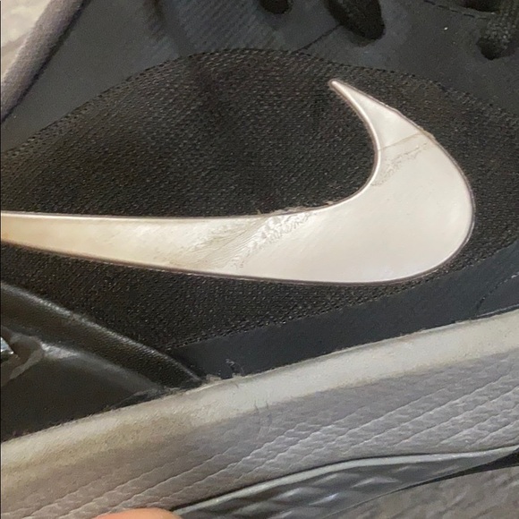 Size 8 Nike volleyball shoes! - Picture 5 of 8